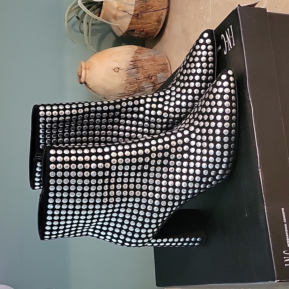 INC BOOTIES